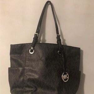 Michael Kors black jet set tote